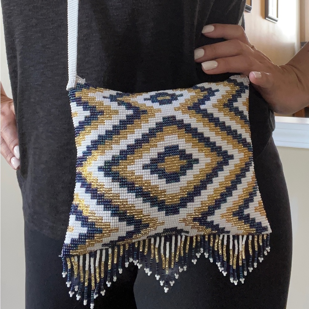 Genuine fully beaded crossover bag! Indignous made beaded bag - Picture 11 of 11